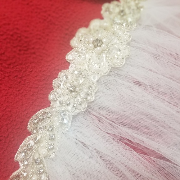 Ivory Veil - Picture 2 of 4